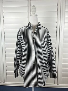 Moda INTL Black&White Vertical Stripe Button-Down Size S Old Money Quiet Luxury